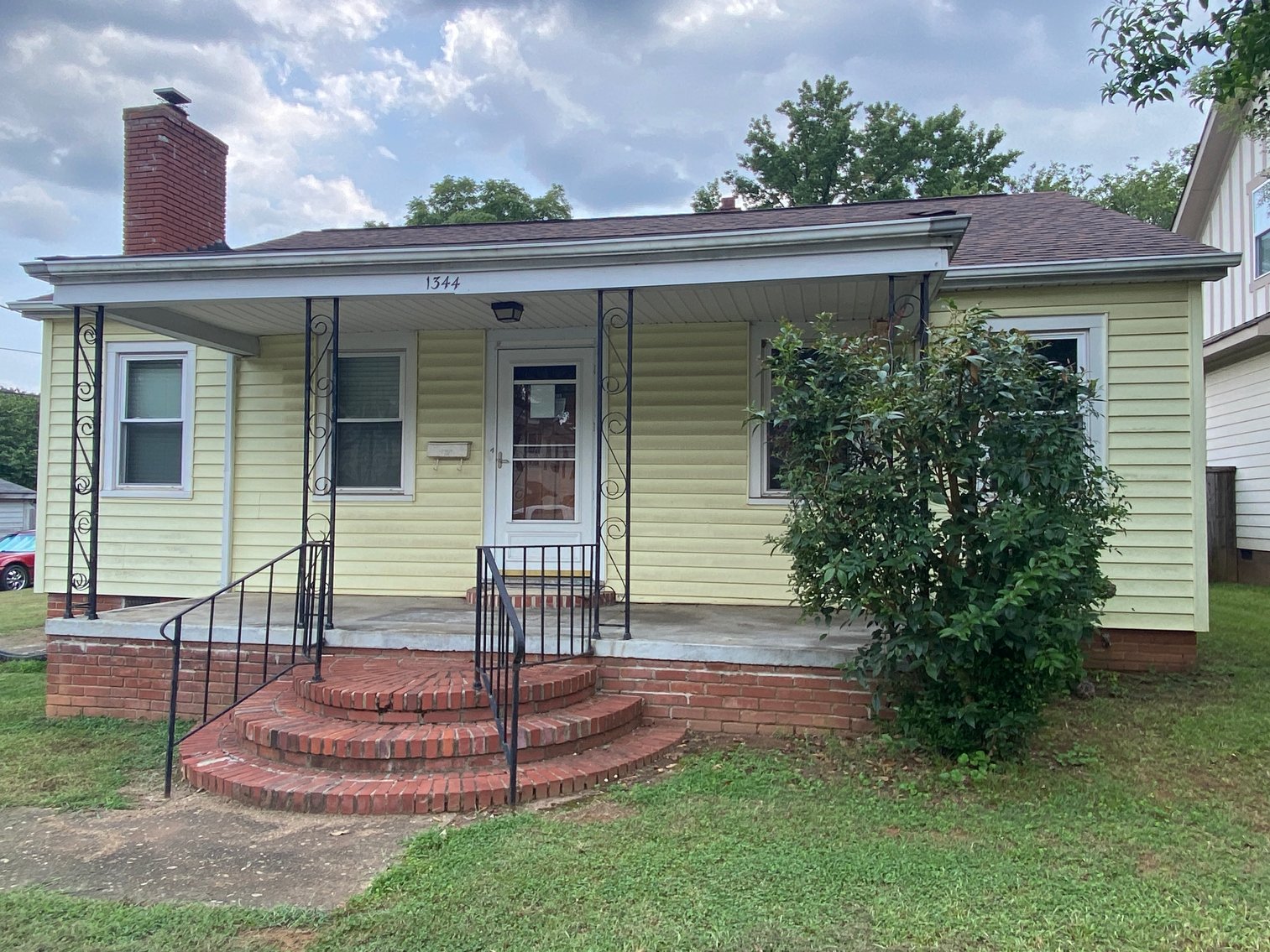 Image for US Marshals Service Auction - 2 Bedroom Home Near Downtown Charlotte, NC