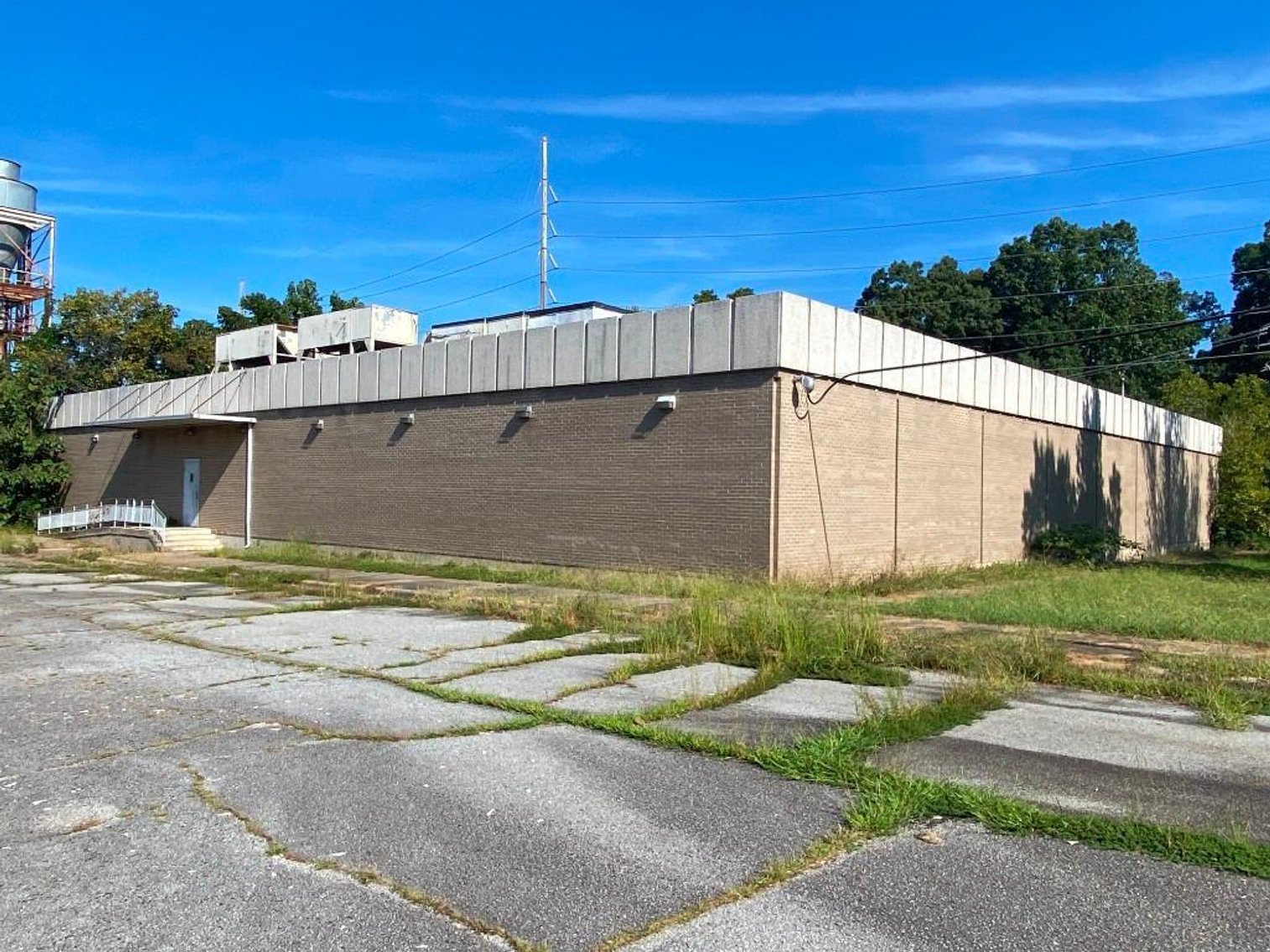Image for Real Estate Auction - Industrial Office Building in High Point, NC