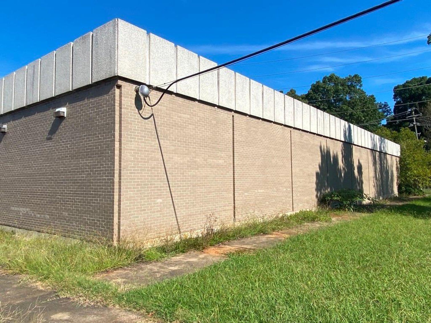 Image for Real Estate Auction - Industrial Office Building in High Point, NC