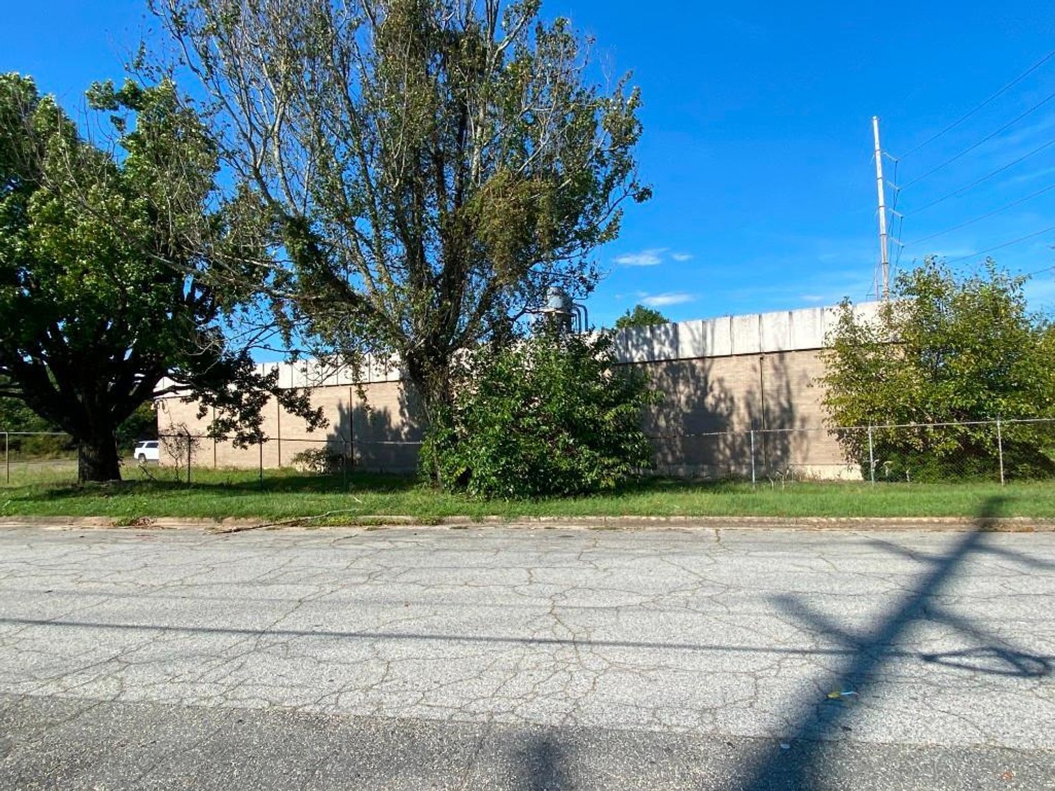 Image for Real Estate Auction - Industrial Office Building in High Point, NC