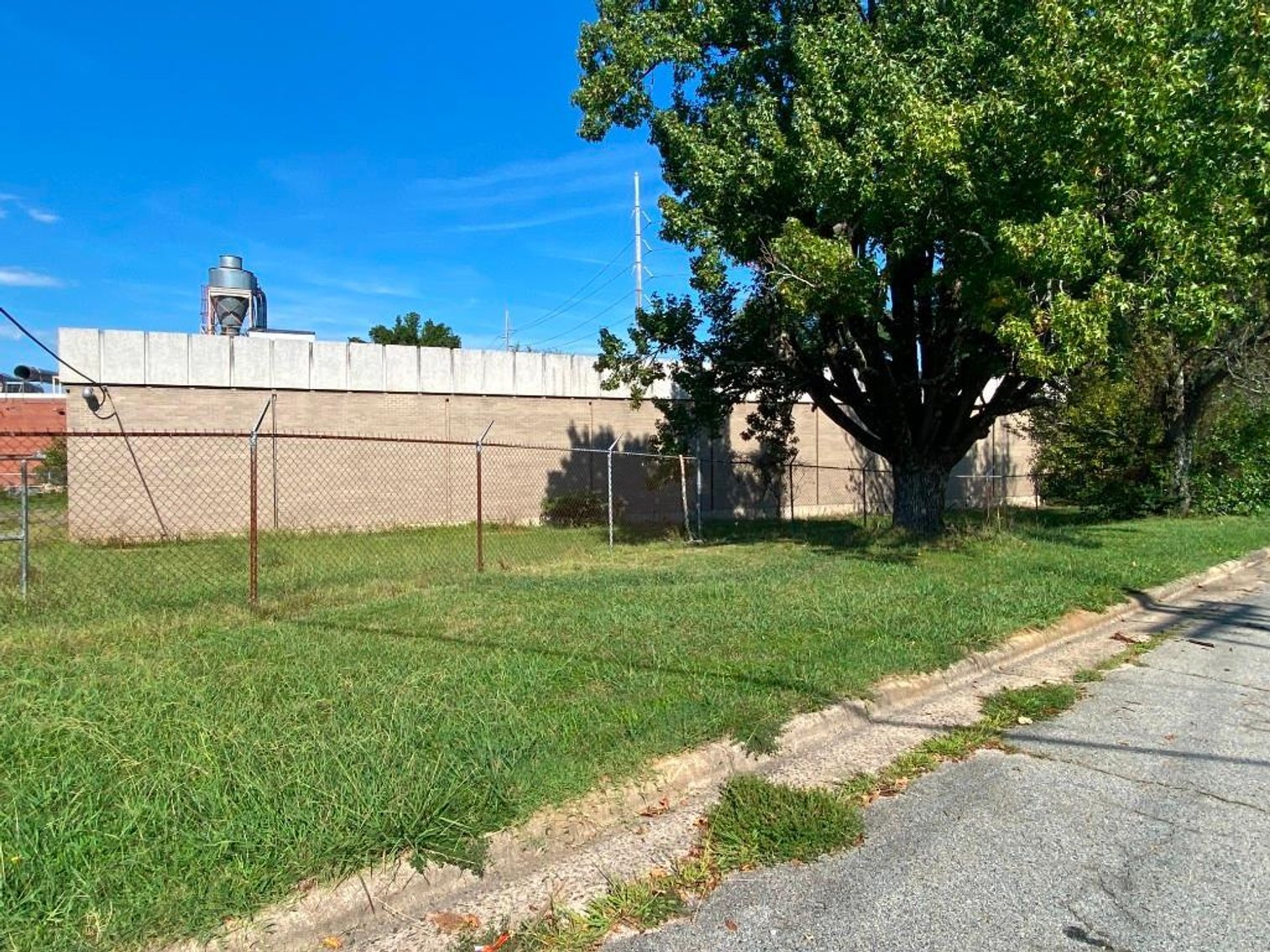 Image for Real Estate Auction - Industrial Office Building in High Point, NC