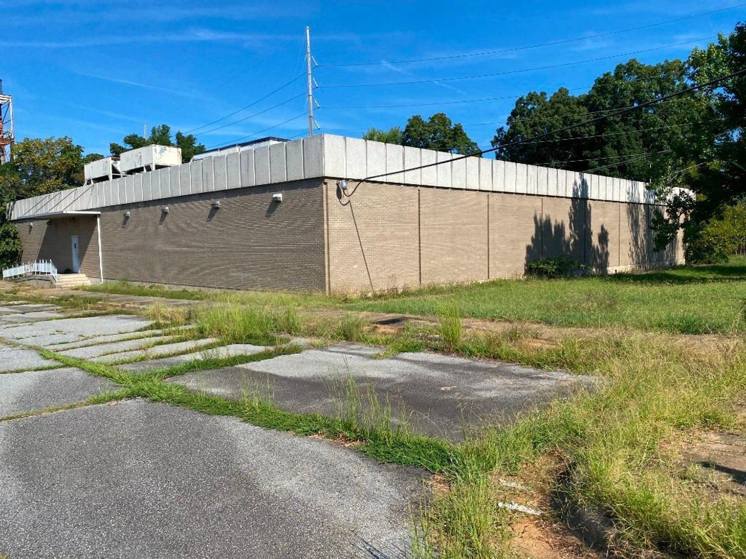 Image for Real Estate Auction - Industrial Office Building in High Point, NC