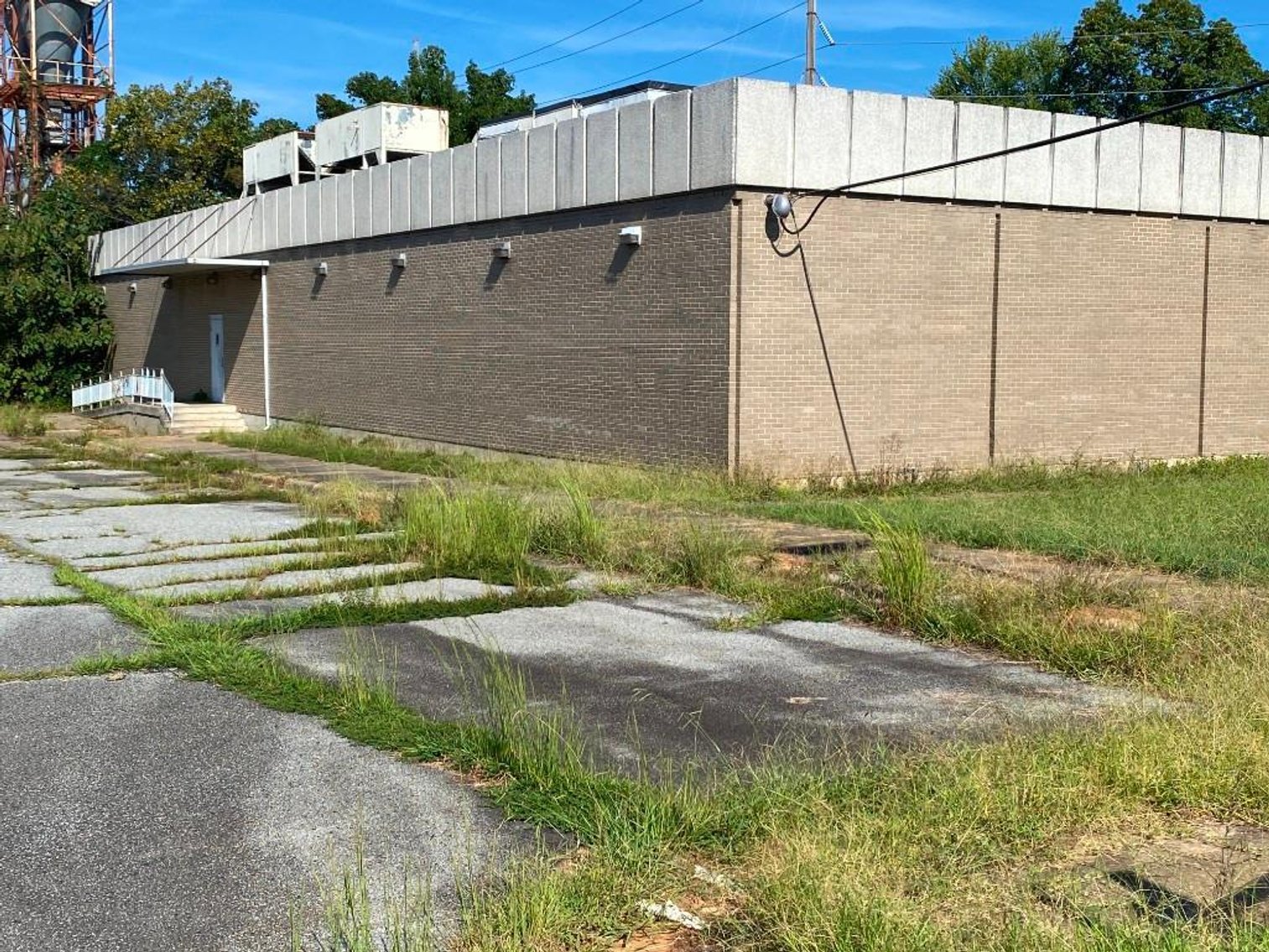 Image for Real Estate Auction - Industrial Office Building in High Point, NC