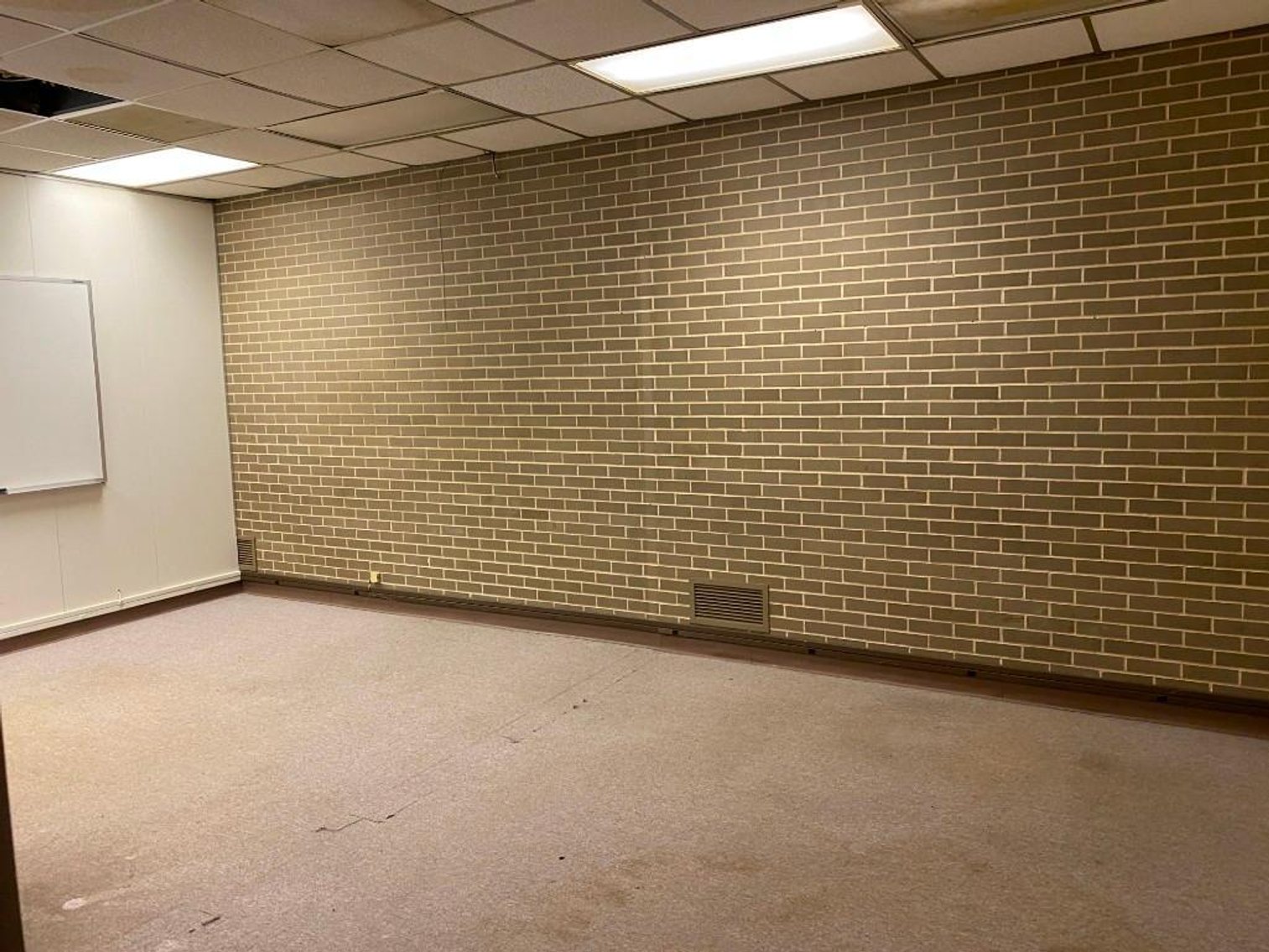 Image for Real Estate Auction - Industrial Office Building in High Point, NC