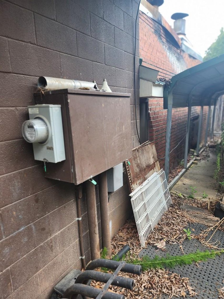 Image for Real Estate of Former Cook's Barbeque