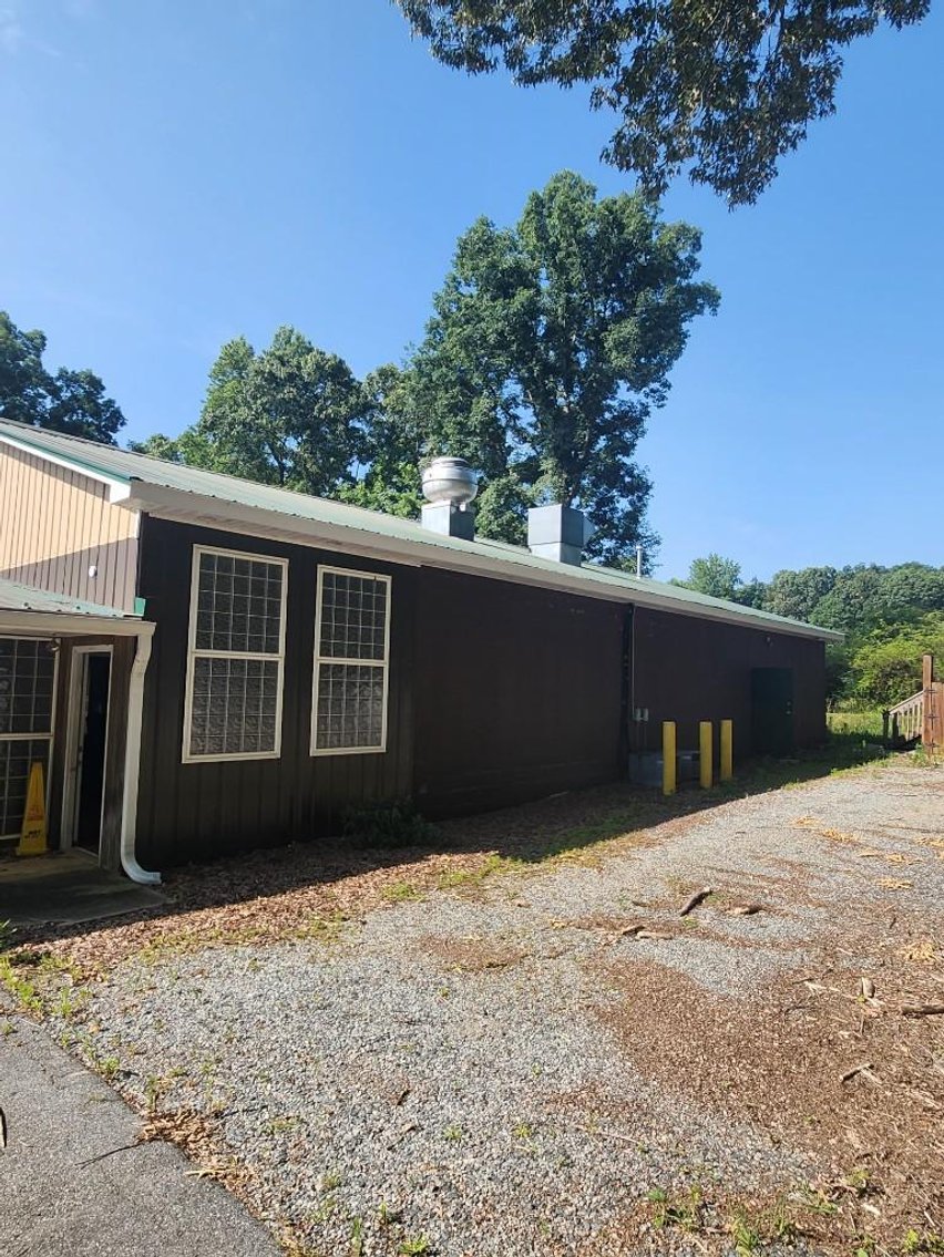 Image for Real Estate of Former Cook's Barbeque