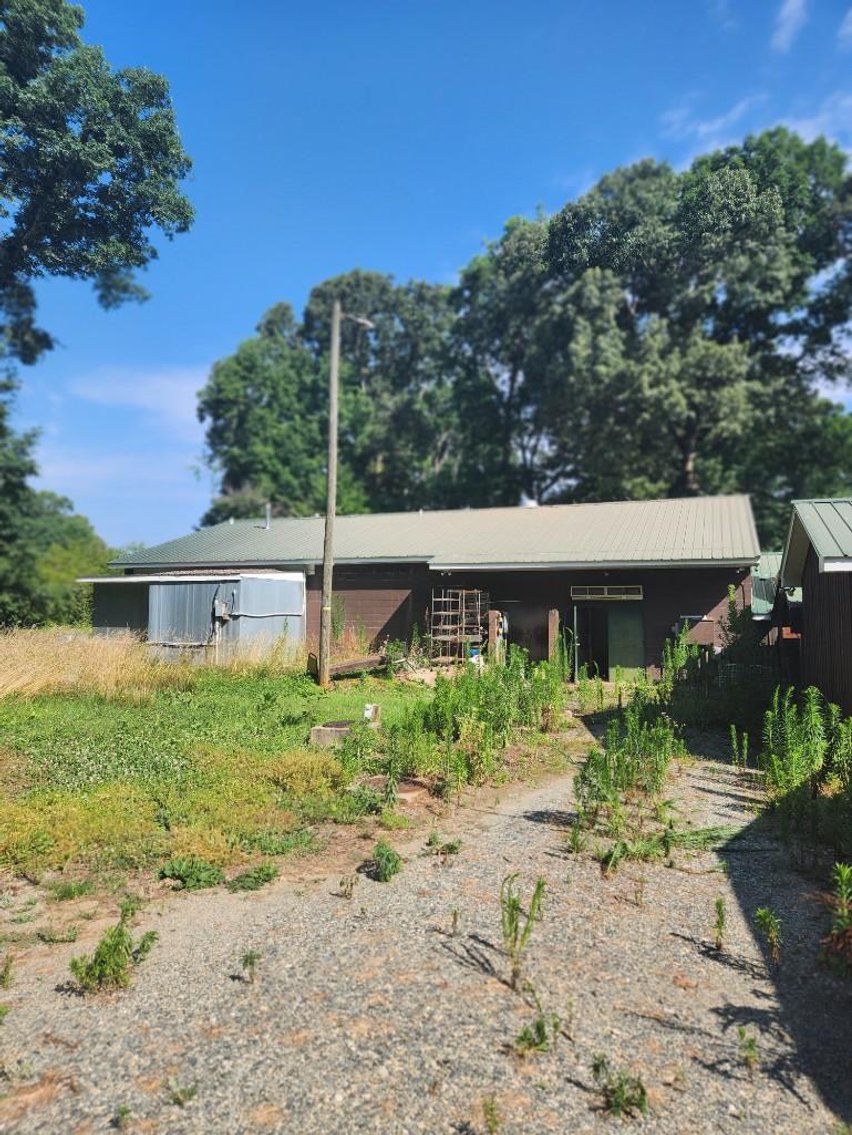 Image for Real Estate of Former Cook's Barbeque