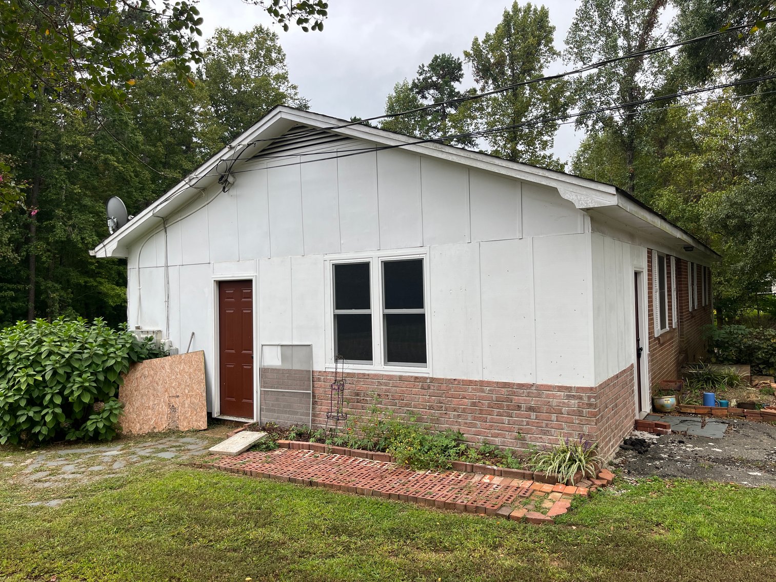 Image for Real Estate Auction: Brick Home with Detached Garage & 0.97± Acres in Pilot Mountain, NC