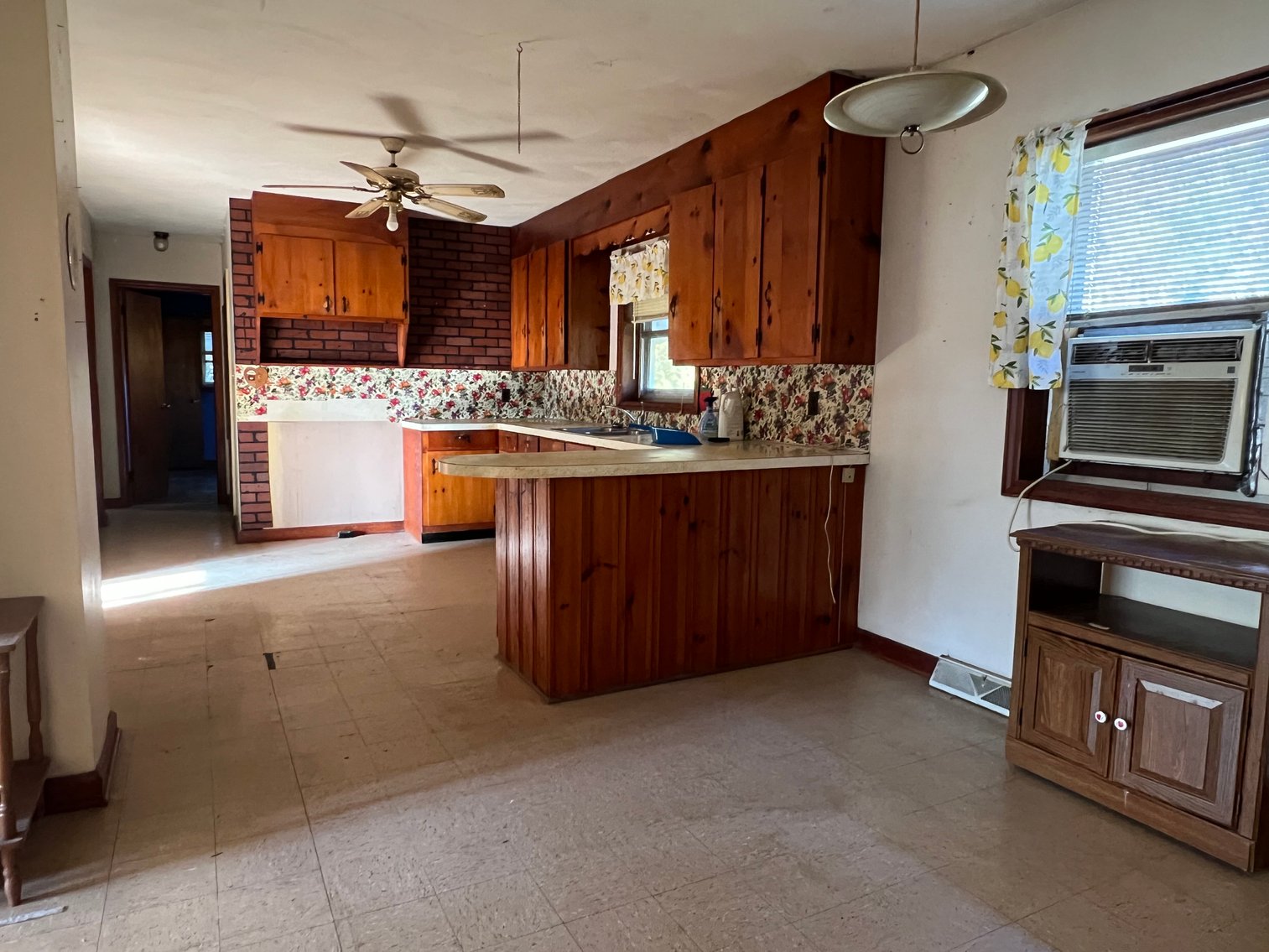 Image for Estate of The Late Jimmy Ray Newman: Ranch-Style Home with 0.7± Acre & Outbuildings