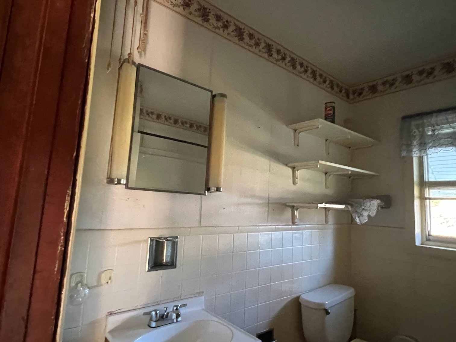 Image for Estate of The Late Jimmy Ray Newman: Ranch-Style Home with 0.7± Acre & Outbuildings