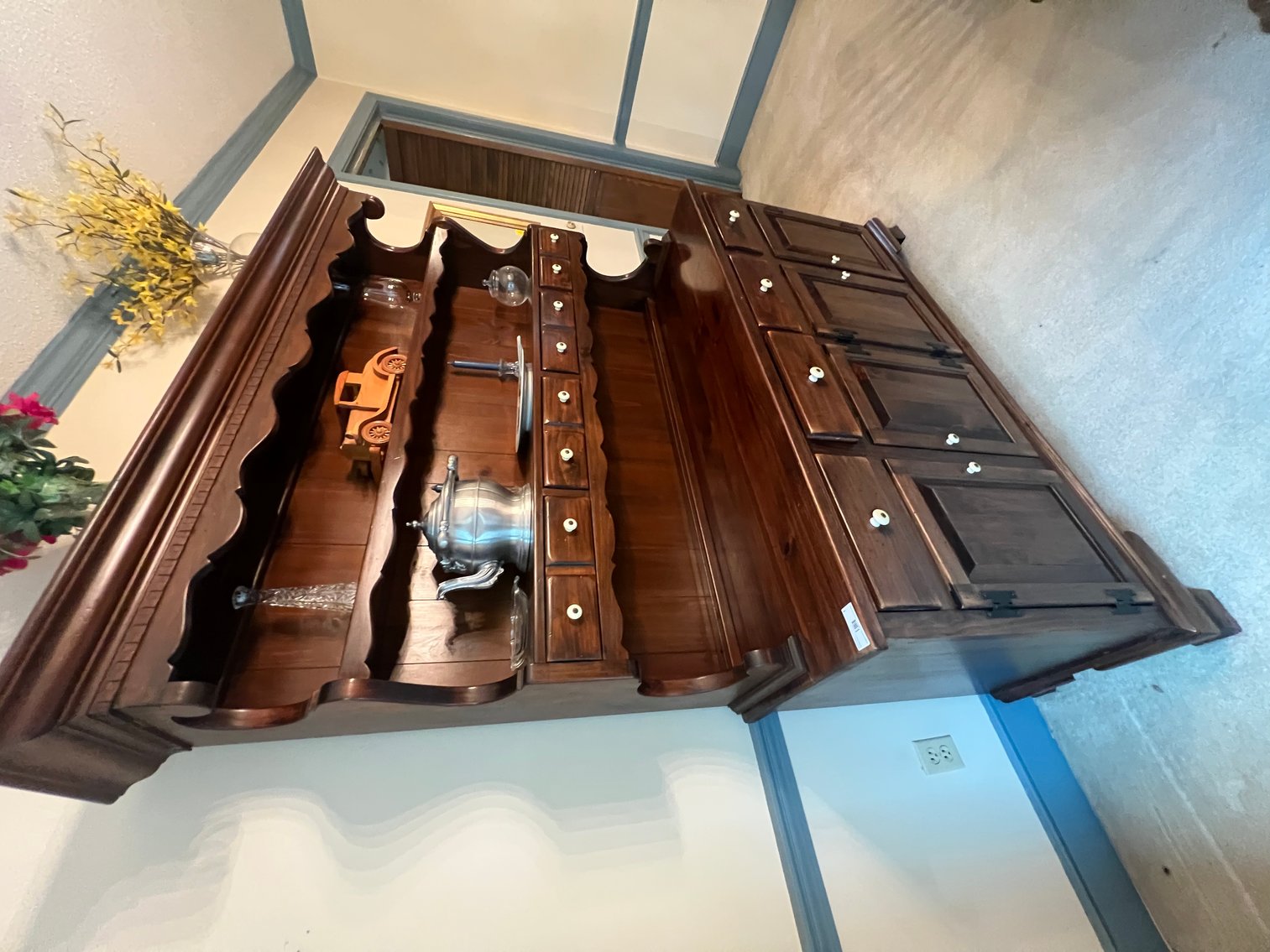 Image for Estate Auction: Household Merchandise, Furniture & Tools of the Late Robert McKinney