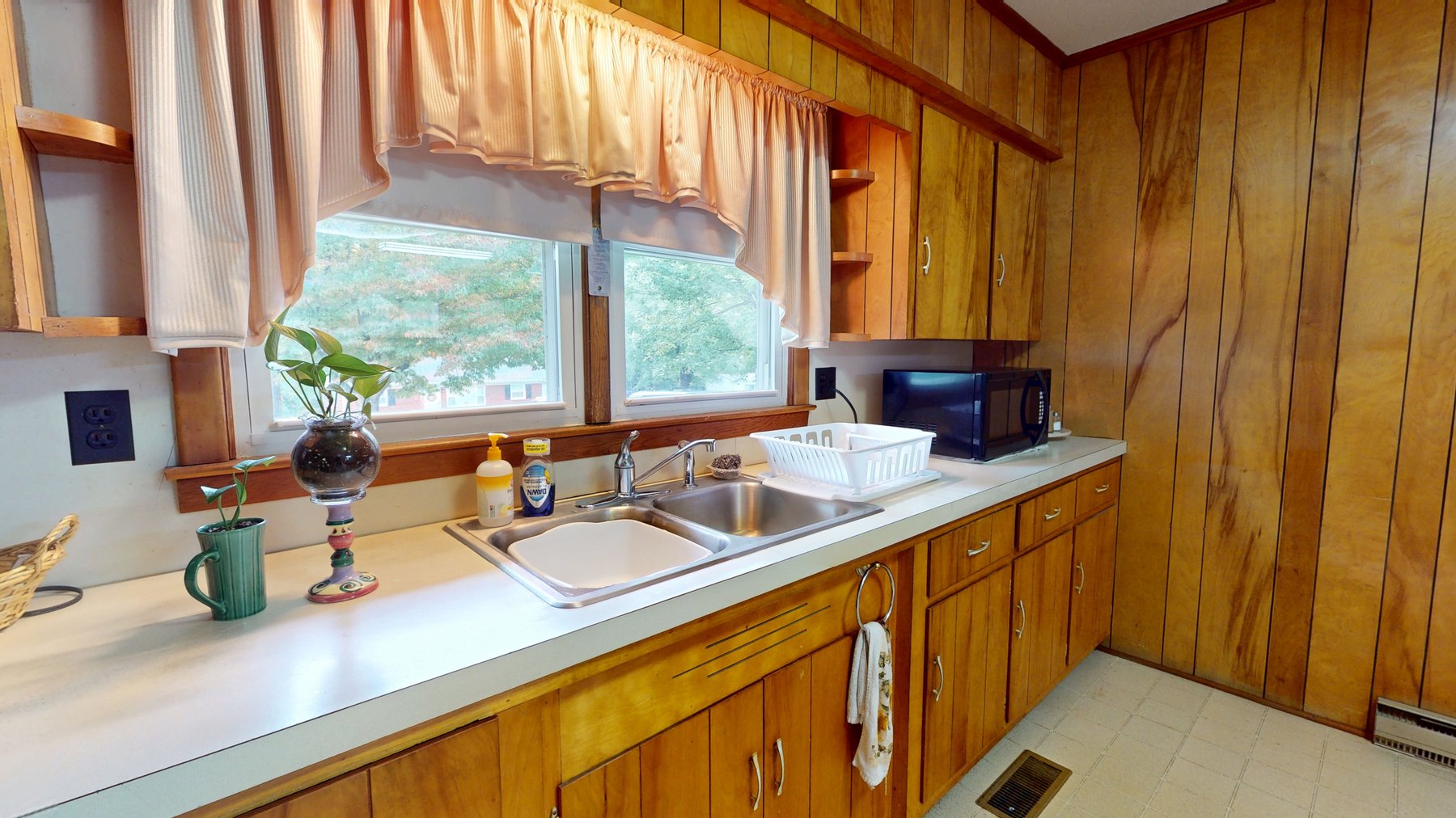 Image for Estate of Gladys Morris - Brick 3-Bedroom Home Near Downtown Mount Airy