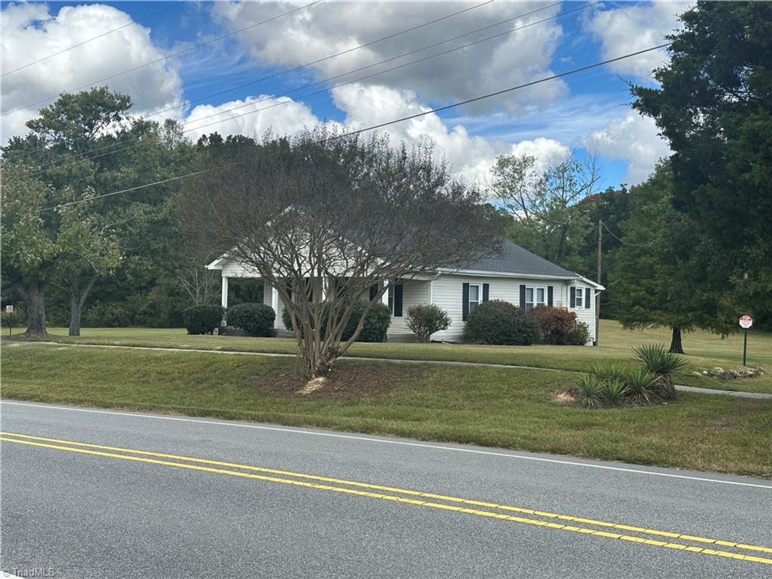 Image for Home For Sale in Oakridge - 8410 Linville Road