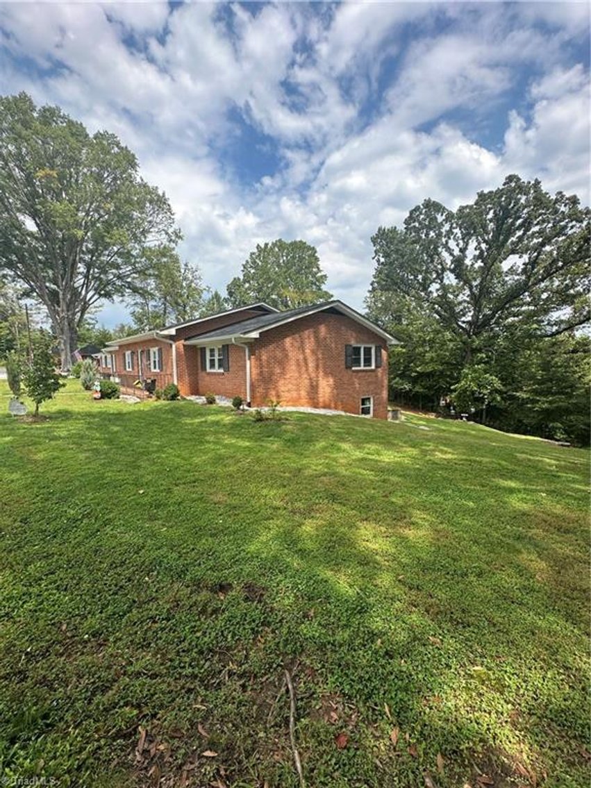 Image for Home For Sale in Dobson - 4797 Rockford Road