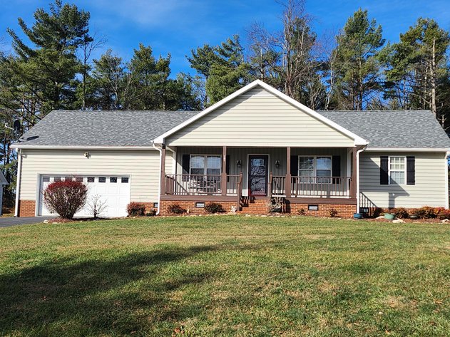 Home For Sale in Fancy Gap, Virginia - 101 Chateau Lane