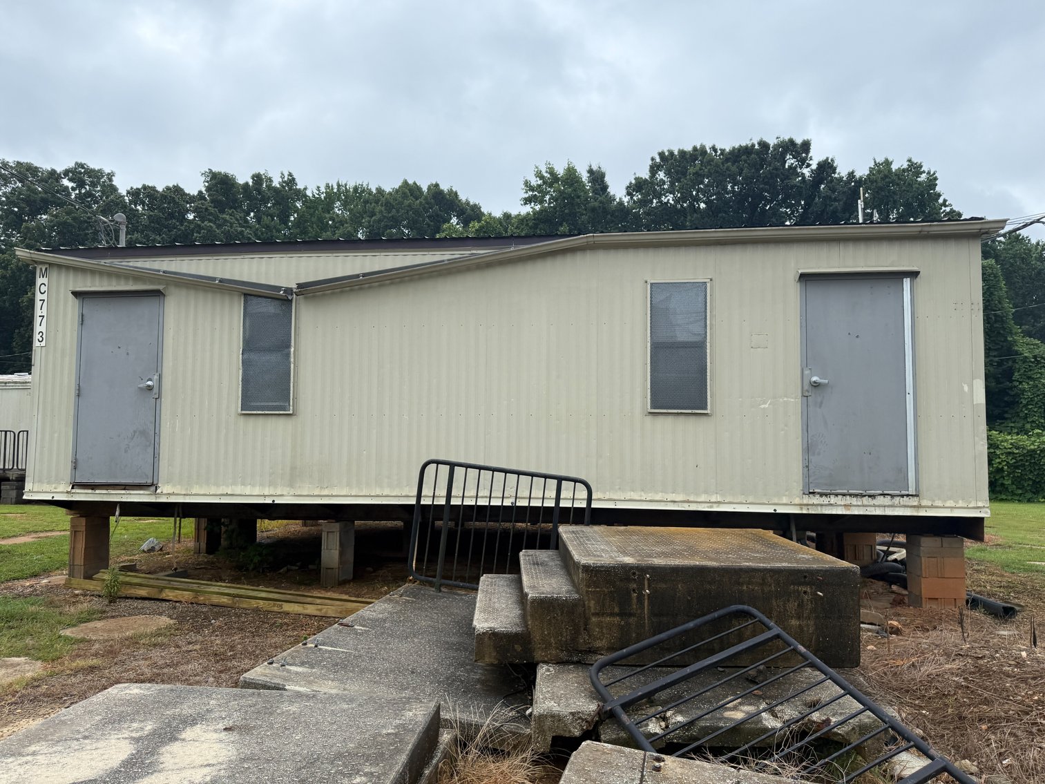 Image for Charlotte-Mecklenburg Schools Modular Classroom Units | Online Auction