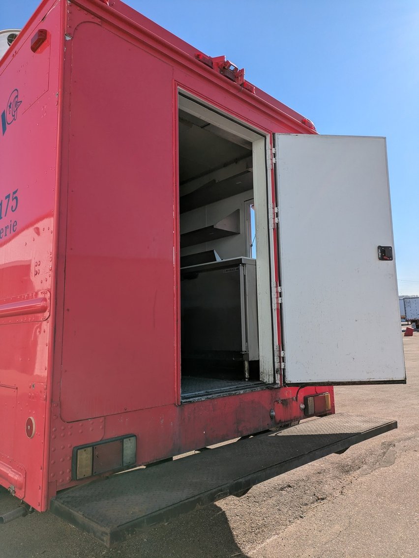 Image for 2004 Freightliner Food Truck