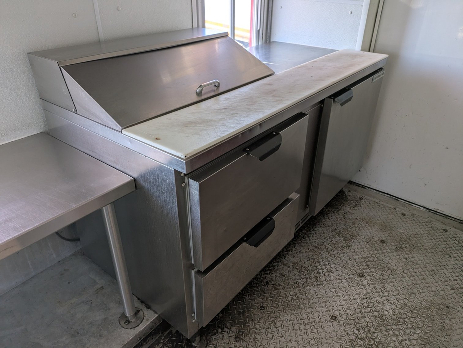 Image for 2004 Freightliner Food Truck