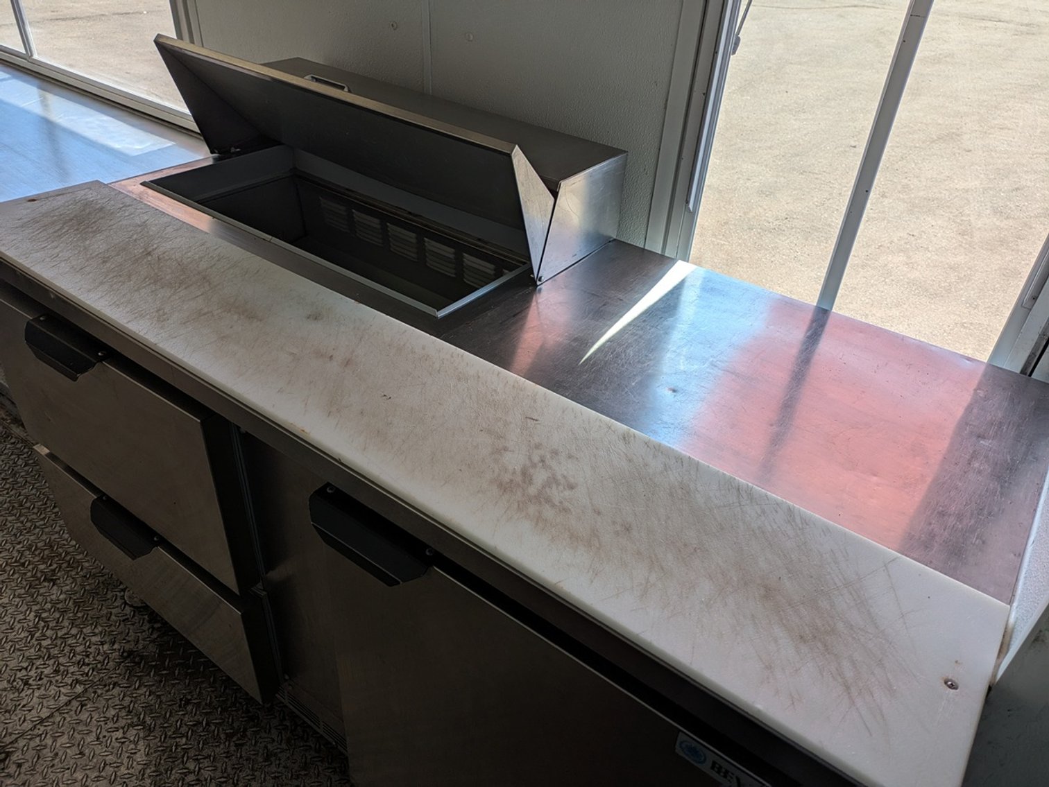 Image for 2004 Freightliner Food Truck