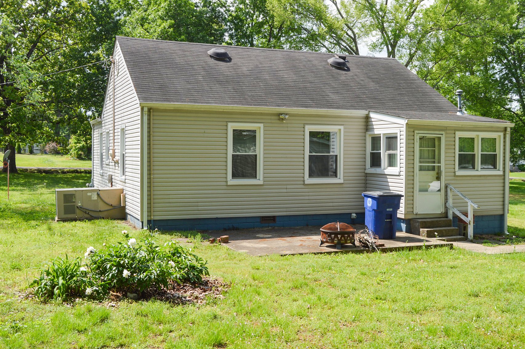 Image for 203 Forest Avenue, Shelbyville