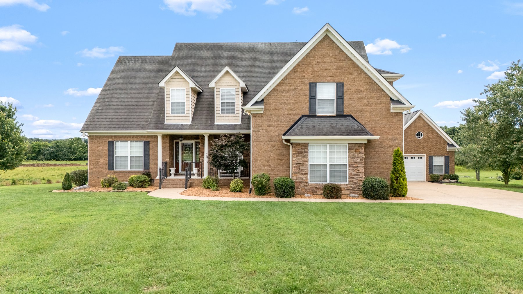 Image for 120 North Point Circle N, Shelbyville