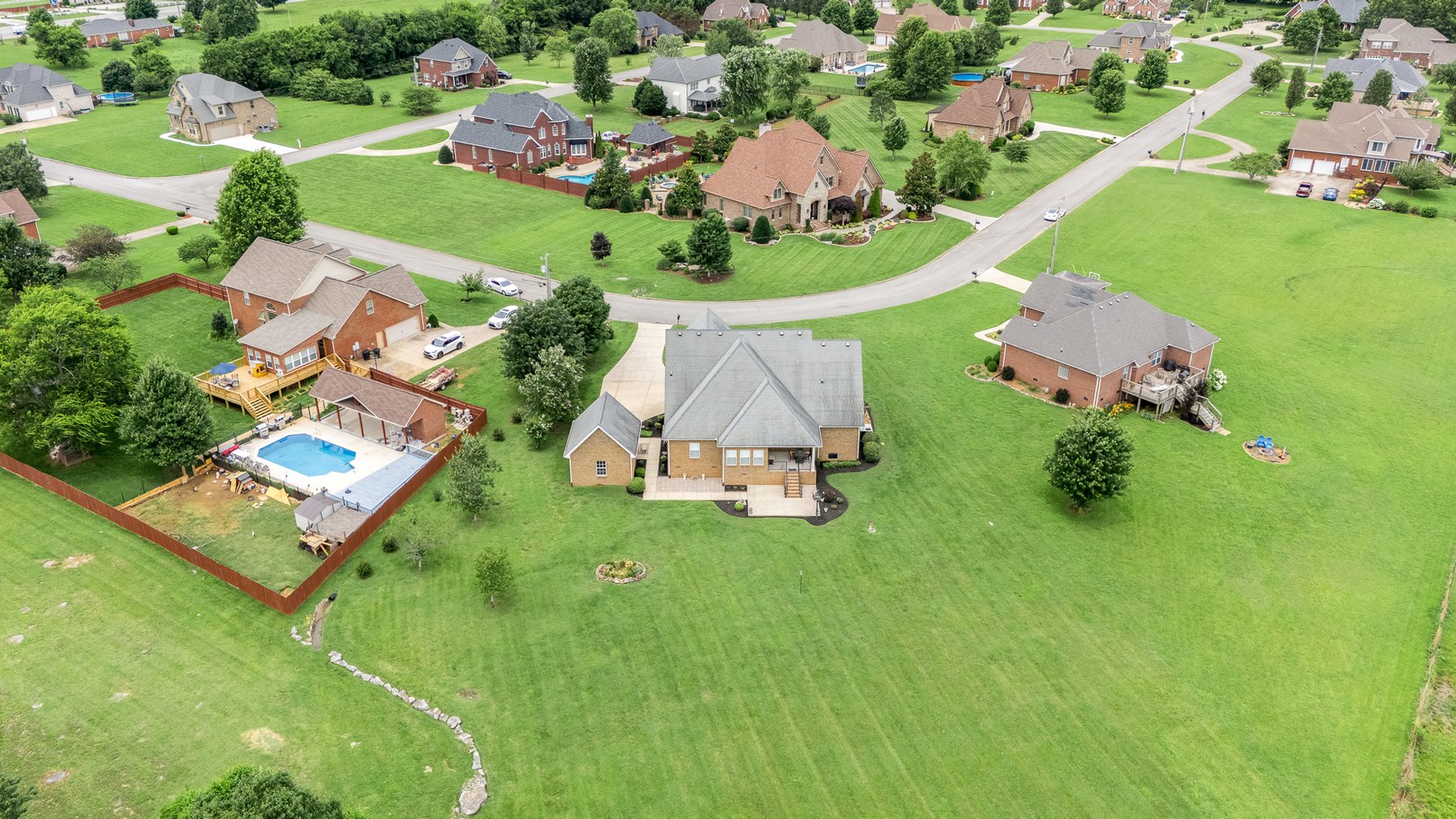 Image for 120 North Point Circle N, Shelbyville