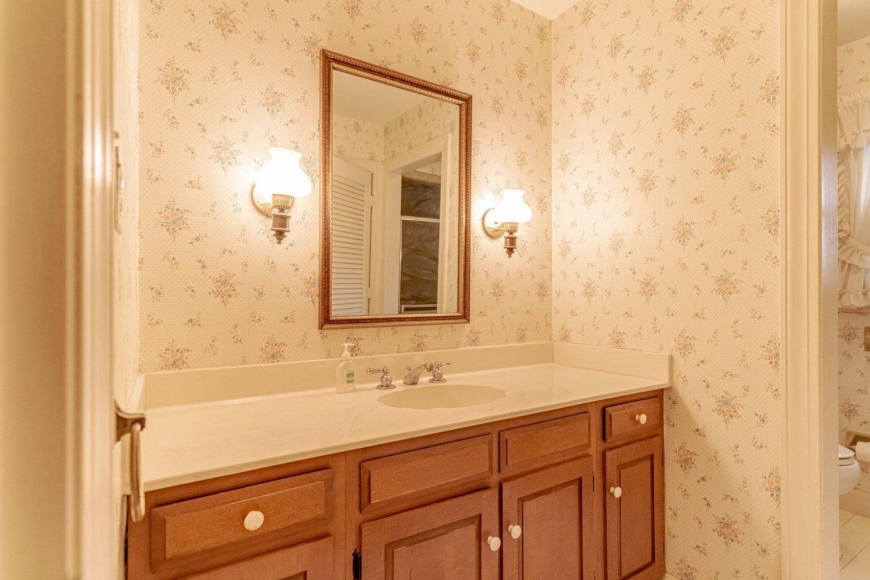 Image for Absolute Estate Auction in The City of Hurstbourne - Real Estate