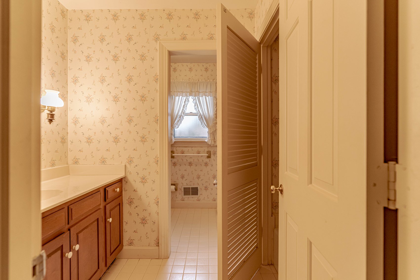 Image for Absolute Estate Auction in The City of Hurstbourne - Real Estate