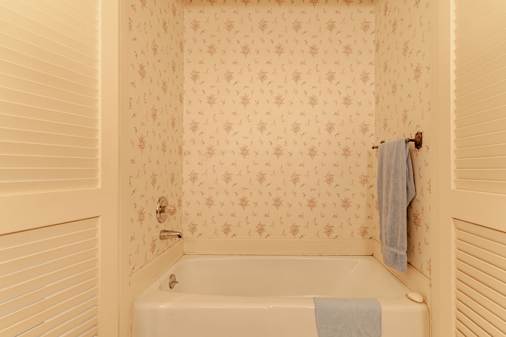 Image for Absolute Estate Auction in The City of Hurstbourne - Real Estate