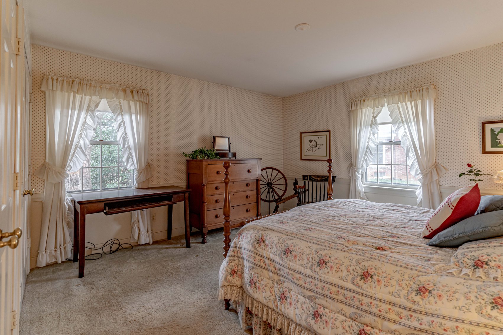 Image for Absolute Estate Auction in The City of Hurstbourne - Real Estate