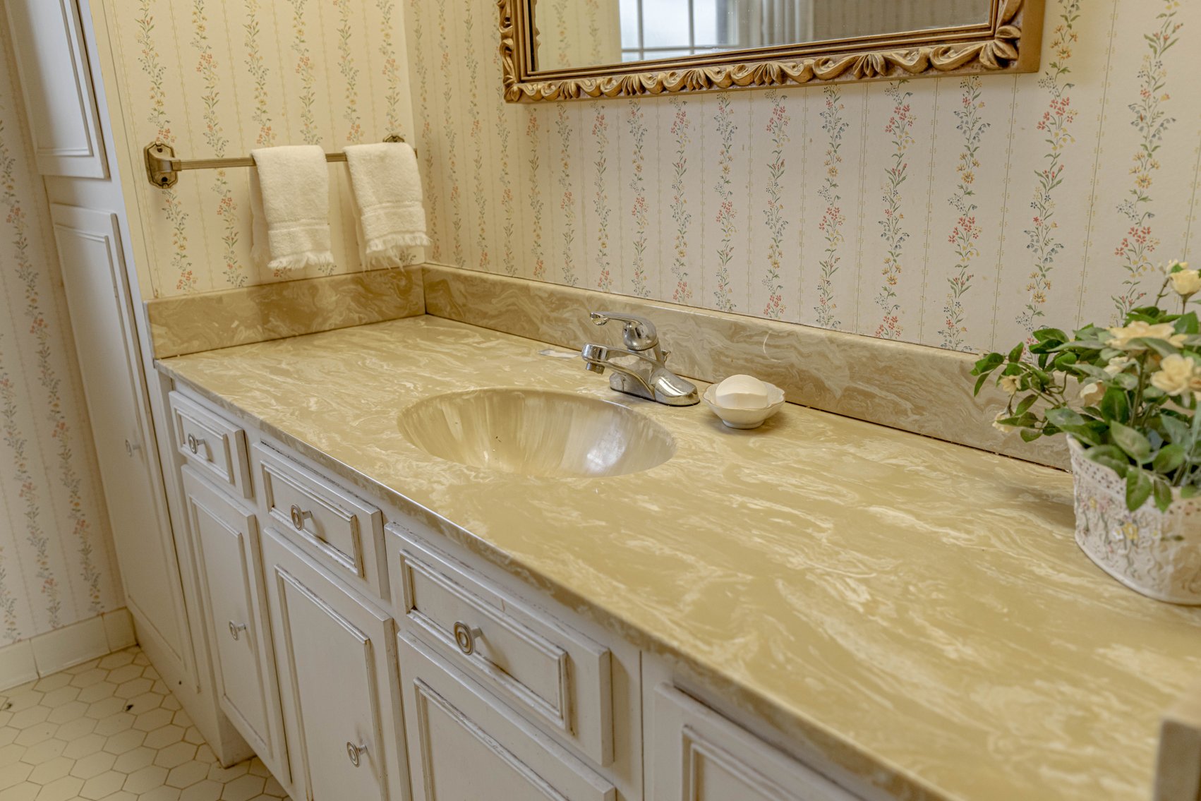 Image for Absolute Estate Auction in The City of Hurstbourne - Real Estate