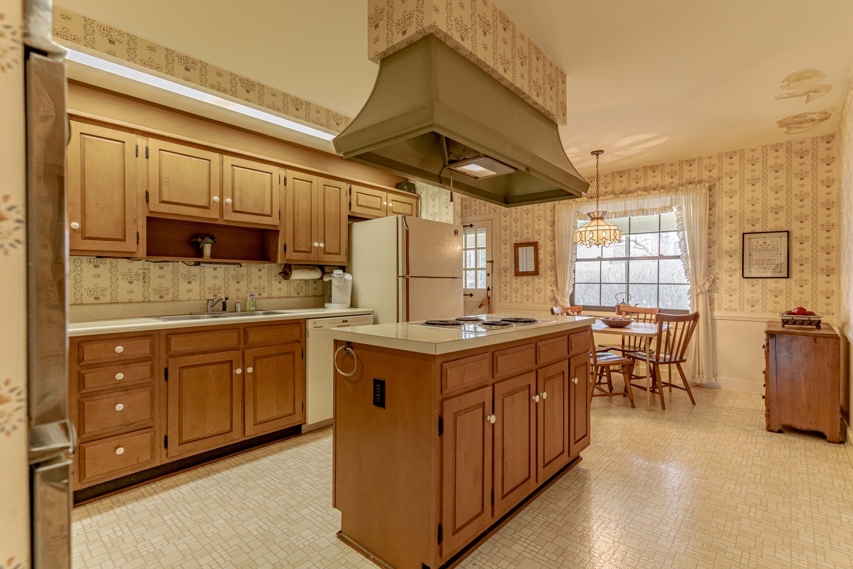 Image for Absolute Estate Auction in The City of Hurstbourne - Real Estate