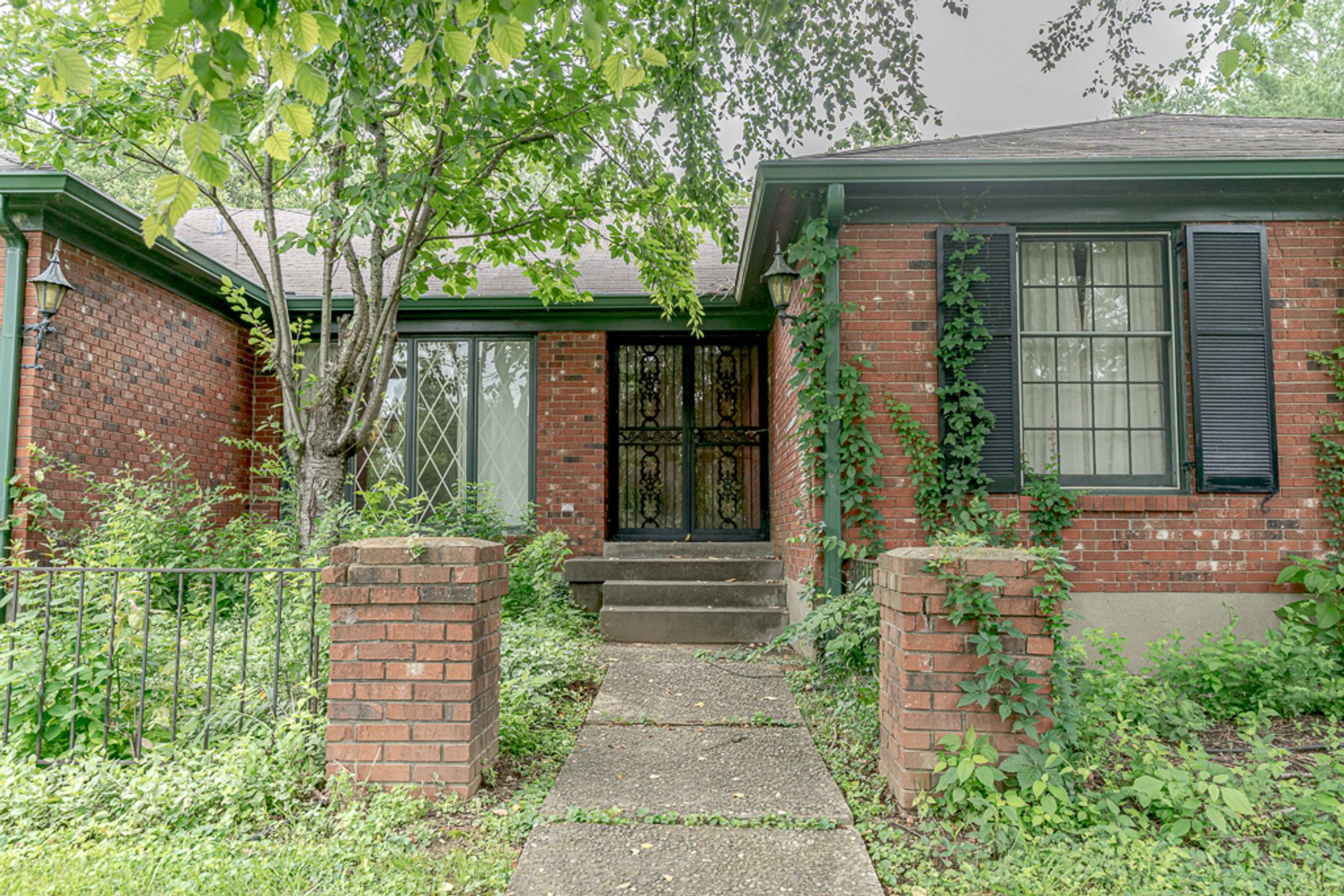 Image for Absolute Real Estate Auction in Crestwood