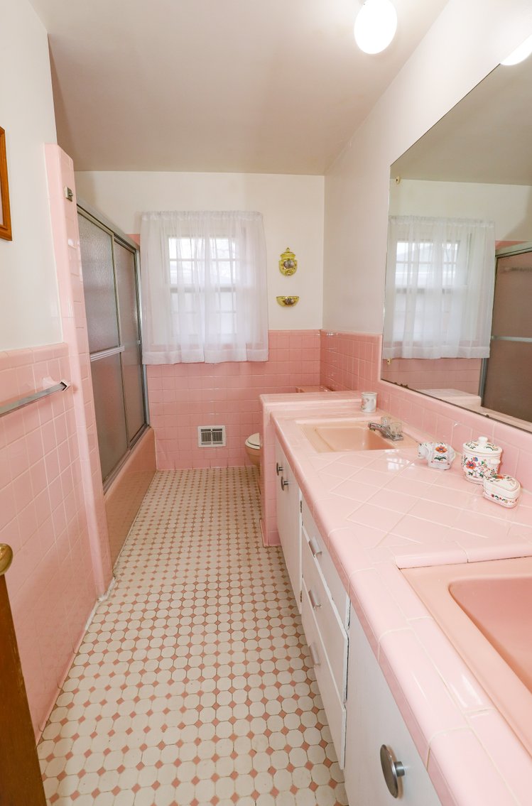 Image for Absolute Real Estate Auction in the Seneca Park area