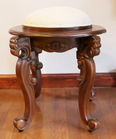 Image for Large Estate Auction in Southeast Louisville: The Home