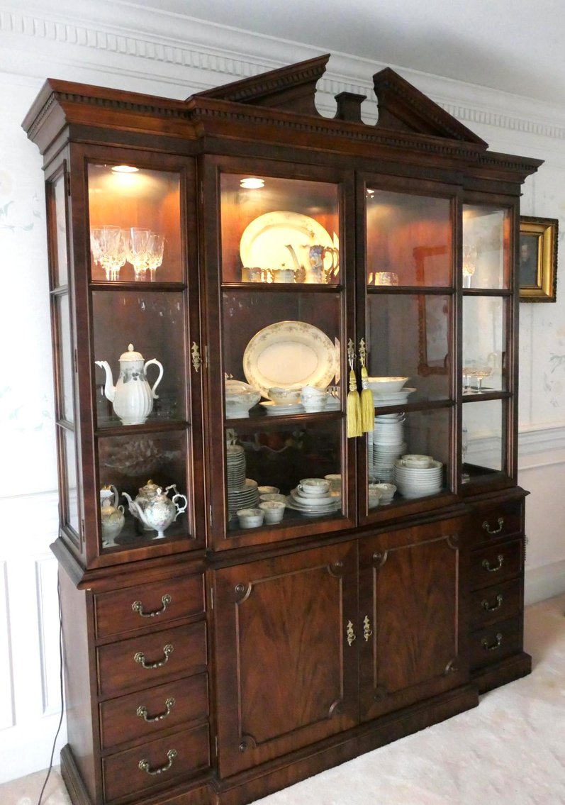 Image for Large Downsizing Auction in Oxmoor Woods