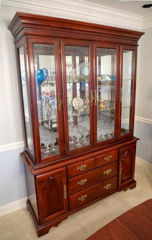 Image for Extensive Downsizing Auction in Owl Creek - Night 1