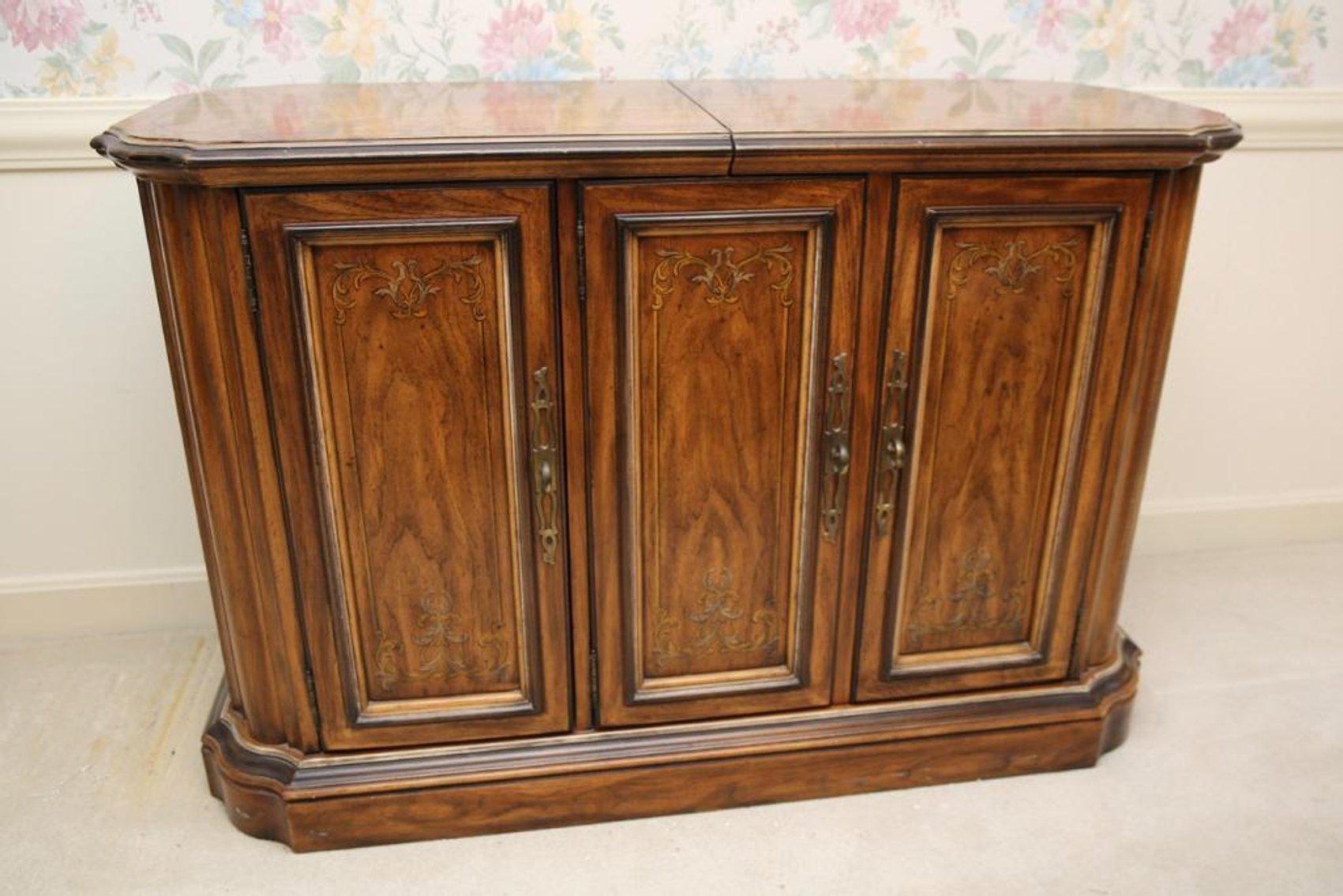 Image for Estate Auction in the City of Hurstbourne