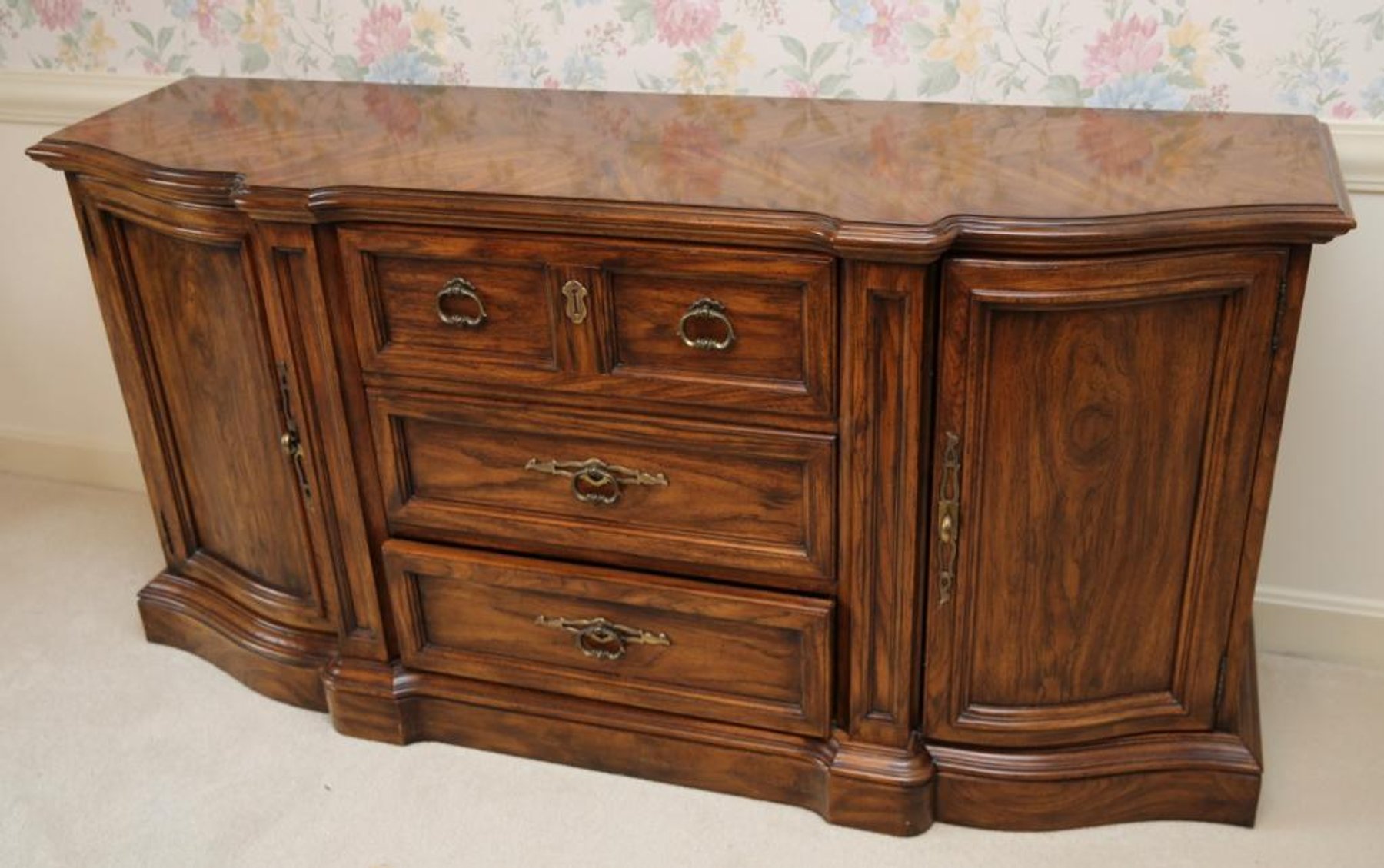 Image for Estate Auction in the City of Hurstbourne