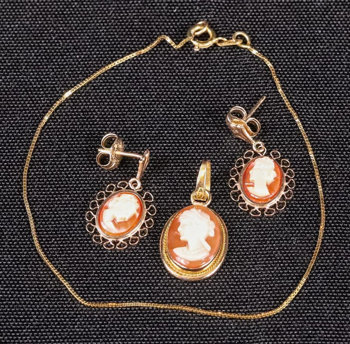 Image for Absolute Estate Auction in the City of Hurstbourne