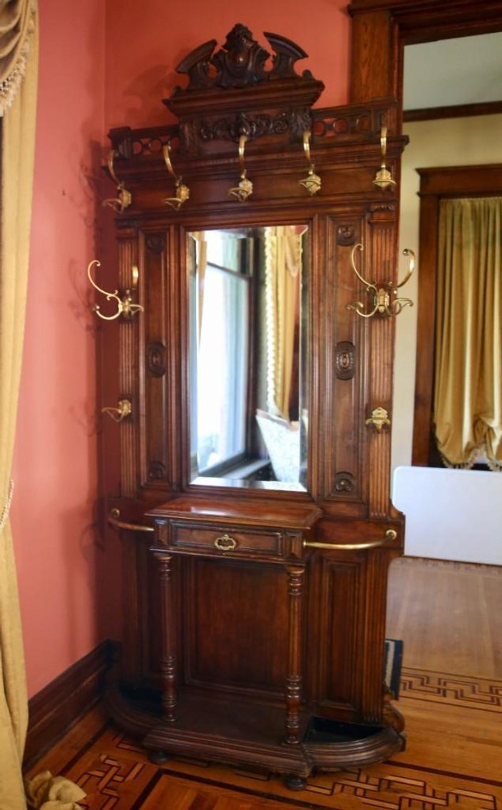 Image for Absolute Downsizing Auction in The Highlands