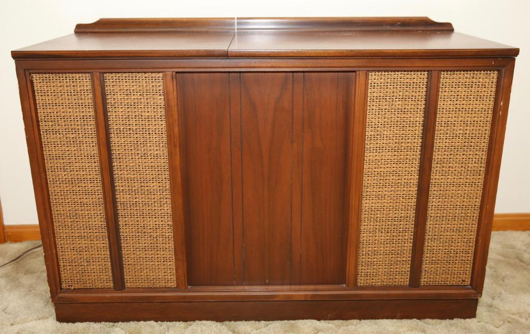 Image for Absolute Estate Auction in Louisville