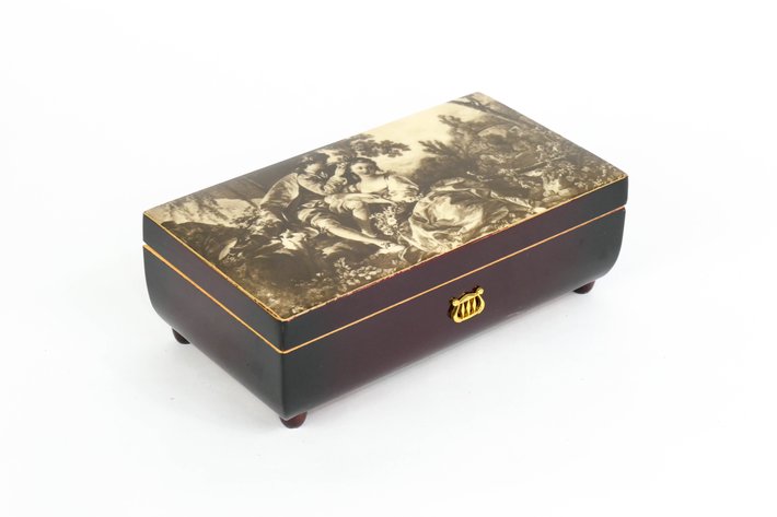 Image for The Living Estate of Drs. Morris and Terry Weiss: A Cherokee Triangle Auction