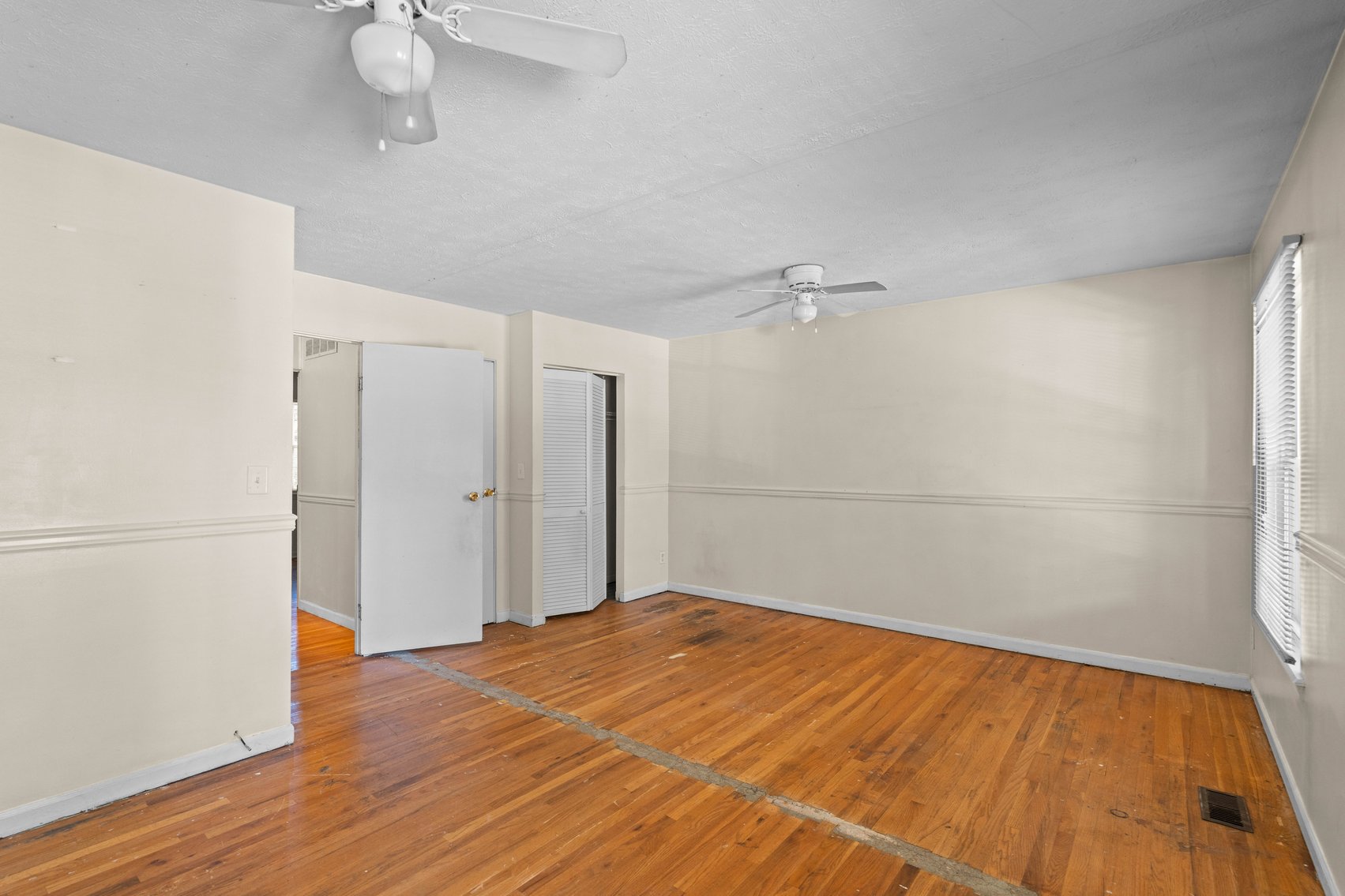 Image for Absolute Real Estate Auction: Townhome in Clifton Heights