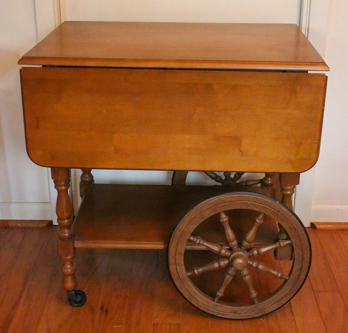 Image for Timeless Mid-Century Charm and Retro Style Estate Auction