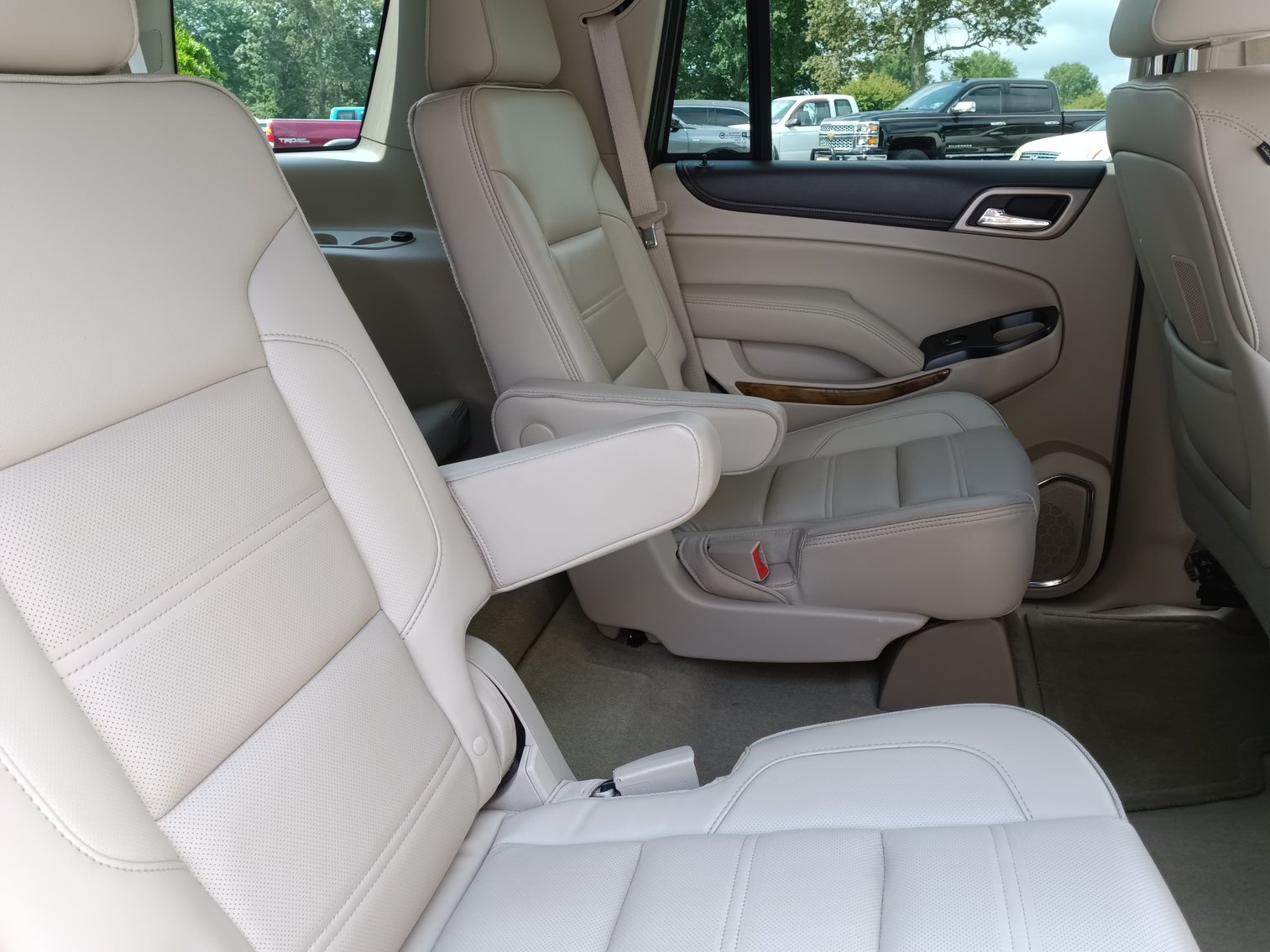 Image for 2016 GMC Yukon Denali