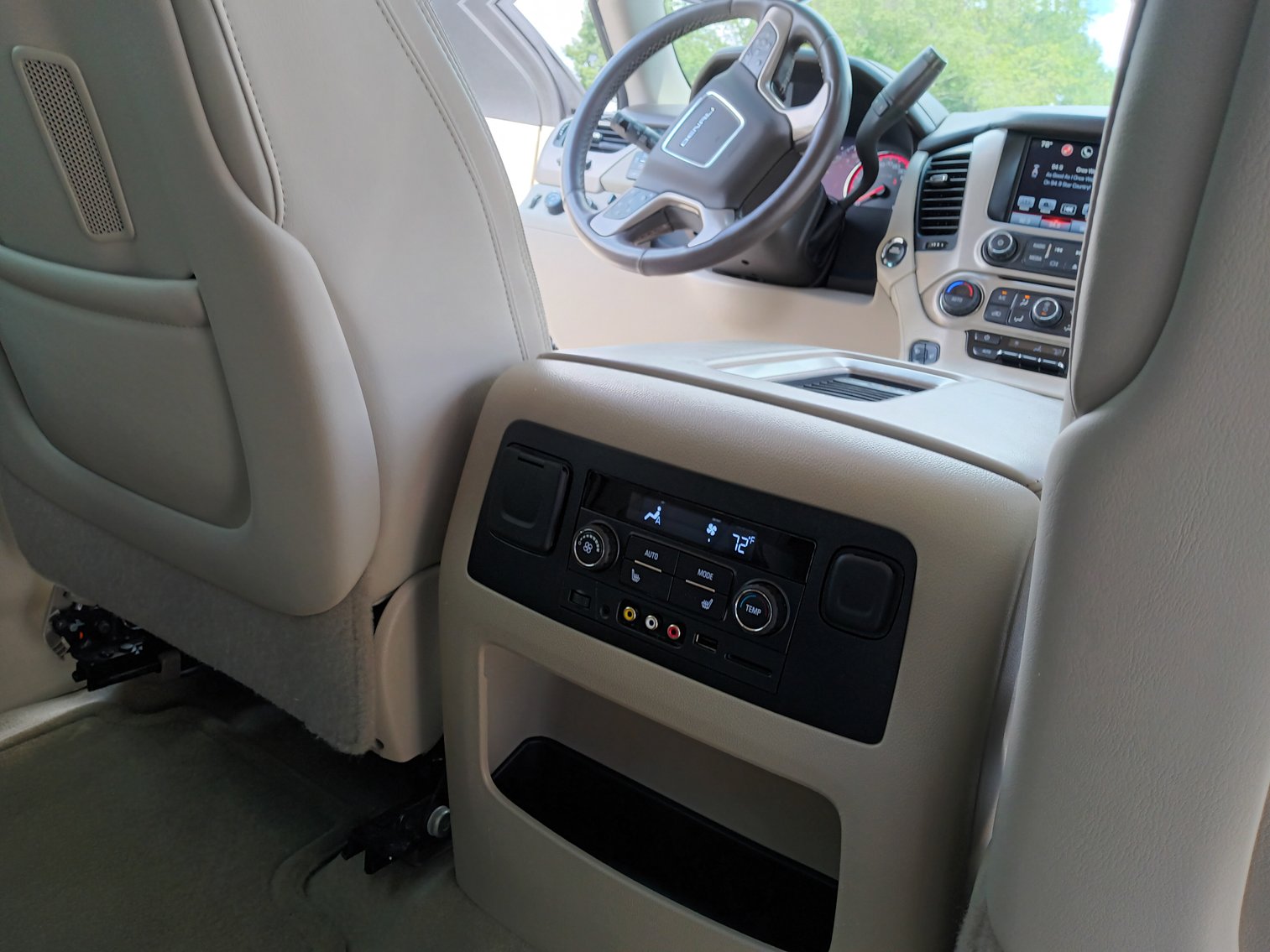 Image for 2016 GMC Yukon Denali