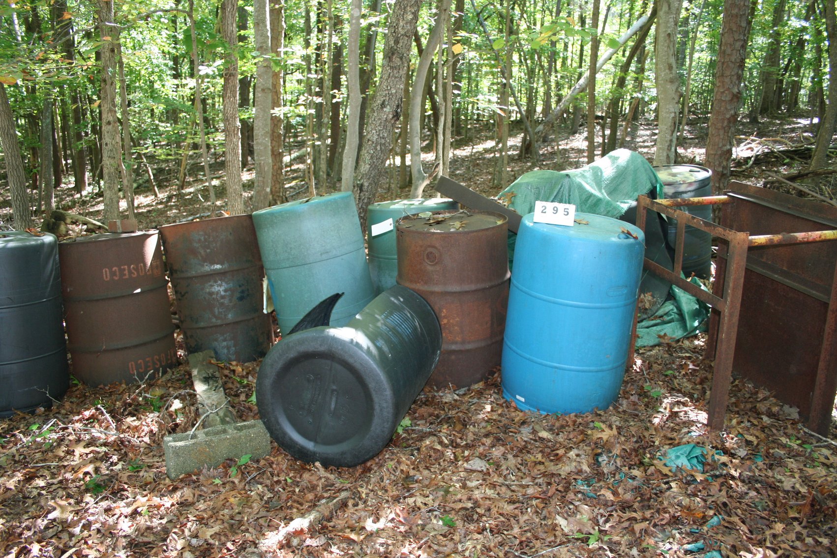 Image for Barrels Plastic / Metal (Approx 13)