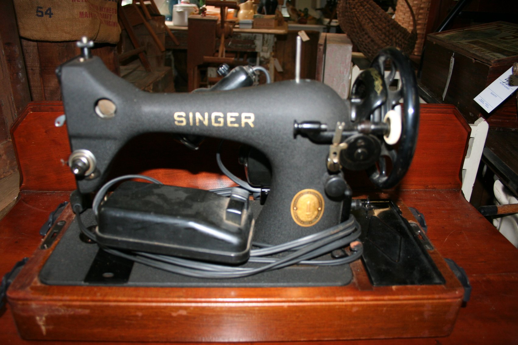 Image for Singer Sewing Machine Wooden Carry Case
