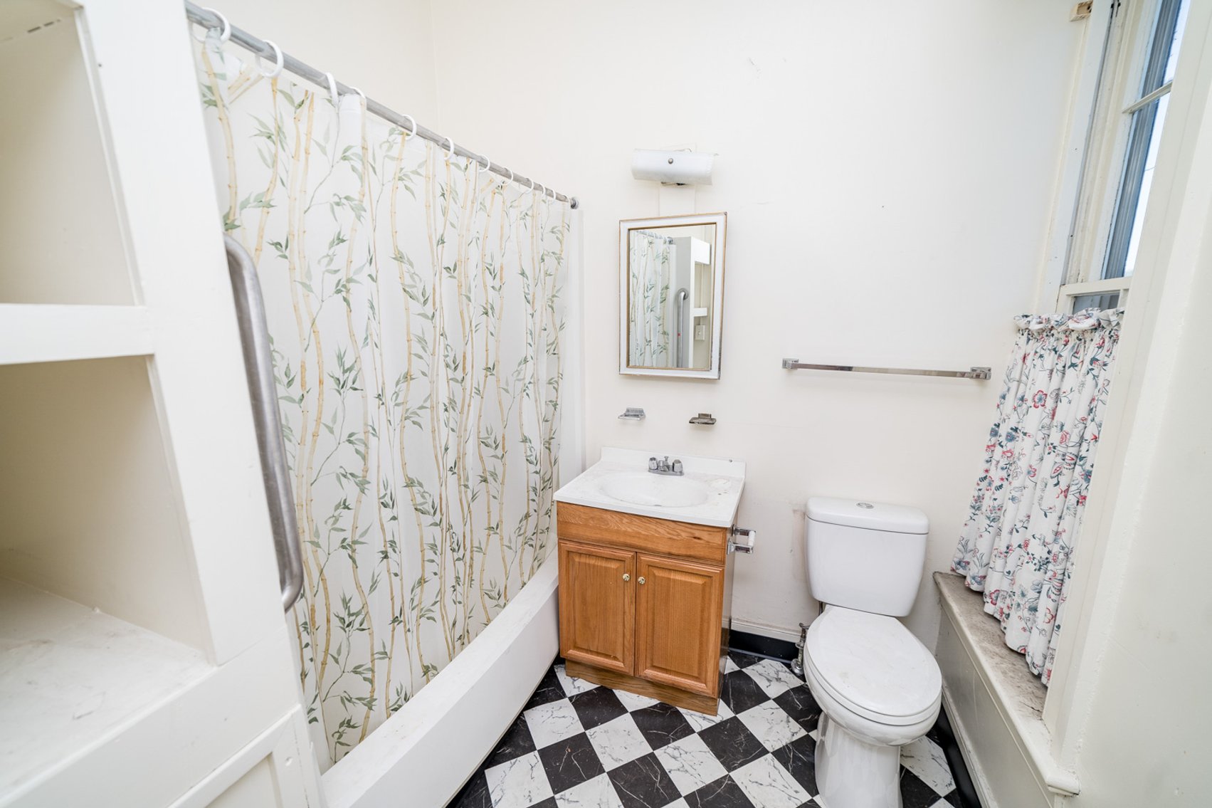 Image for NICHOLS TAVERN - FOR LEASE - 501 MADISON STREET, LYNCHBURG, VA  24504